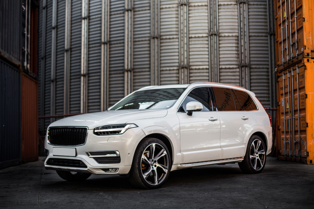 White Off Roader Jeep Parking White Off Roader Jeep Parking