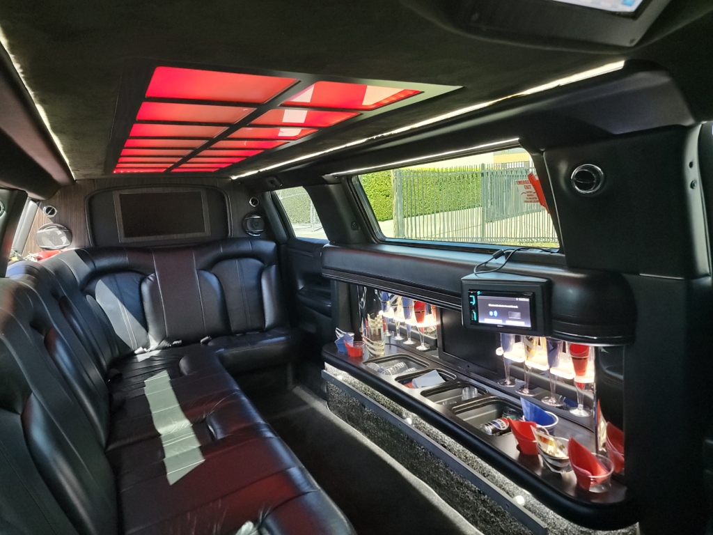 Lincoln World Cup Limo service Los Angeles Lincoln MKT Limousine Fleet
