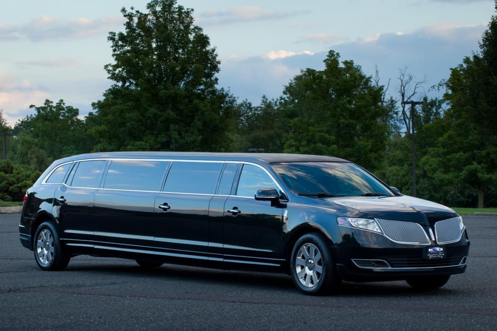 Lincoln MKT Limo Lincoln MKT Limo